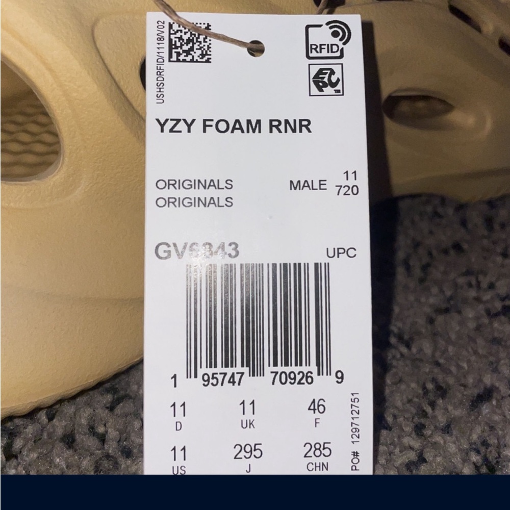Yeezy Foam Runner Sulfur